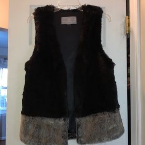 Women’s faux fur vest